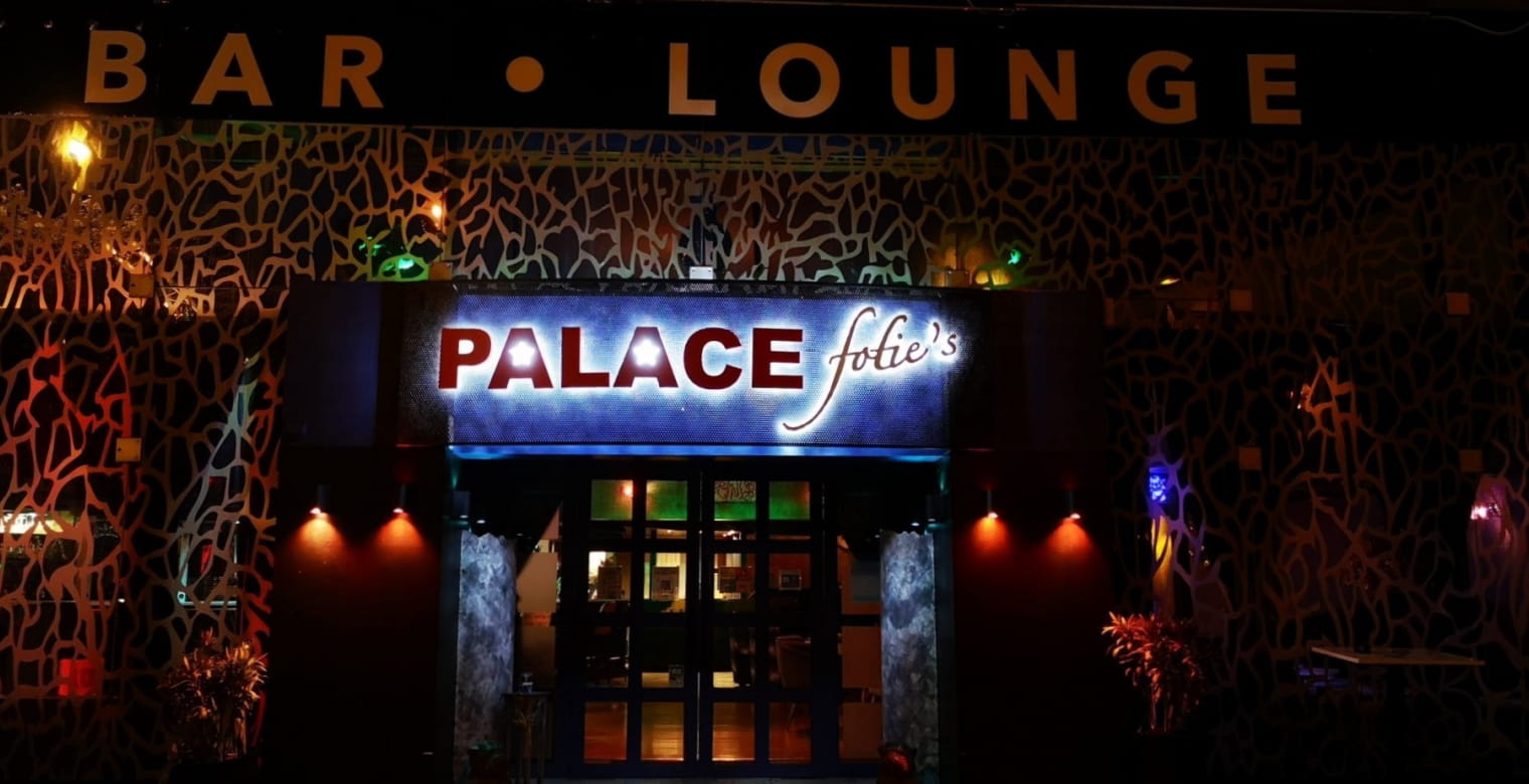 Palace_Folie's_Saint-Brieuc_Bar_Lounge_Façade